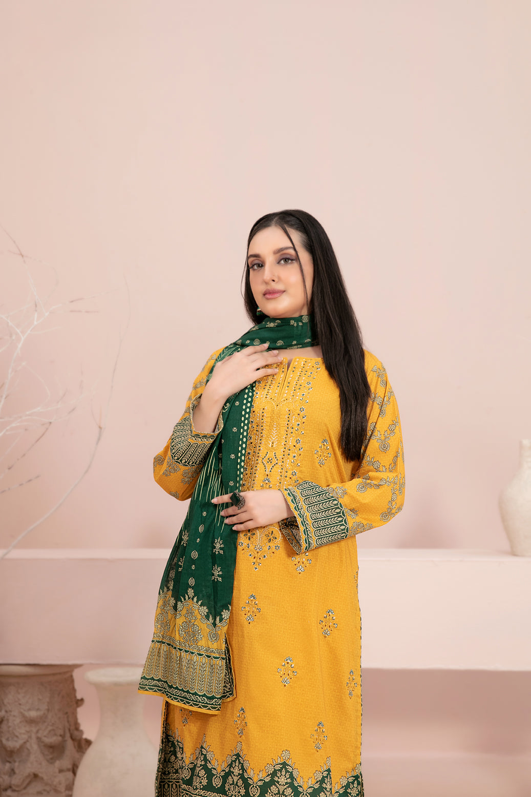 Un-Stitched Embroided Lawn Suit 3pc